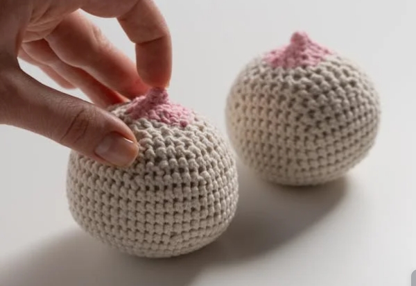 胸部偶有紅腫問題，是什么原因？